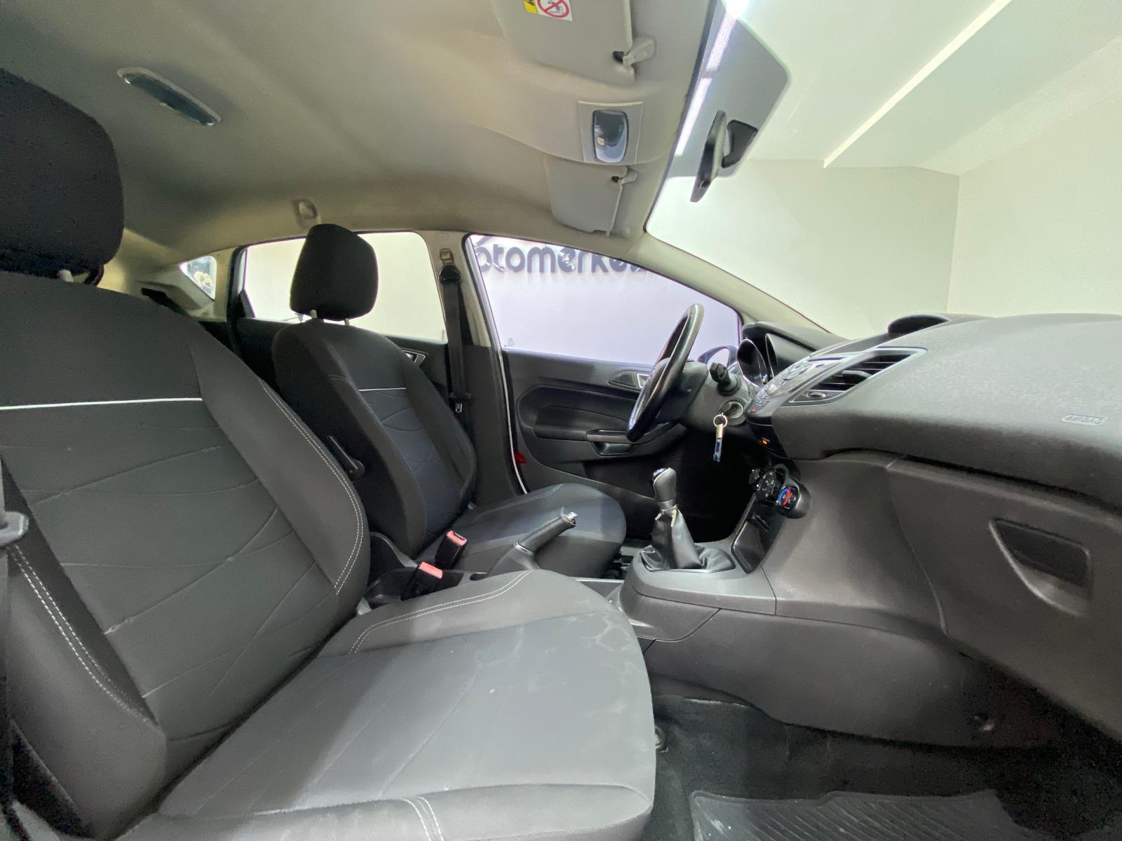 FORD FIESTA 15